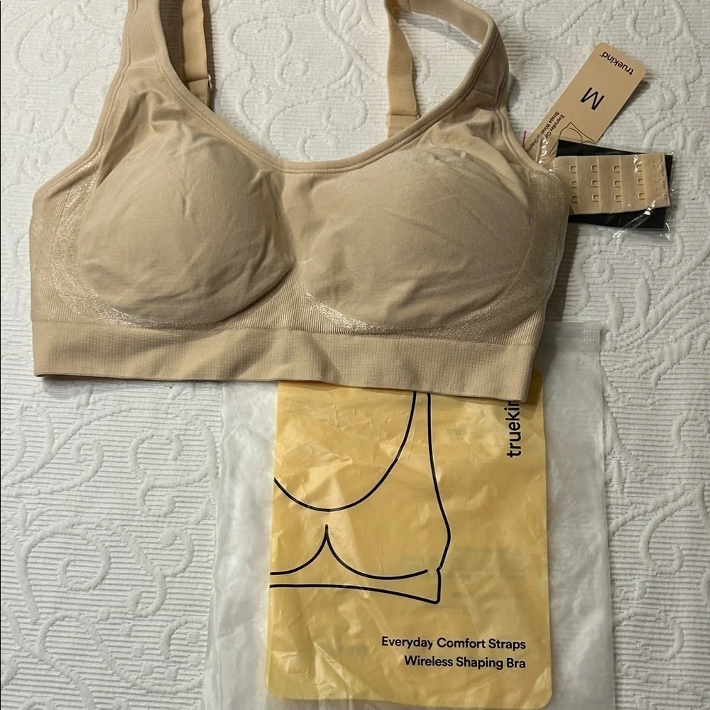 Truekind Everyday Straps Wireless Comfort Shaping Bra. Shapewear. NWT.